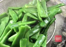 Illustration of how to make cured green beans 4
