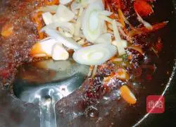 Illustration of home-style fish in sour soup 10