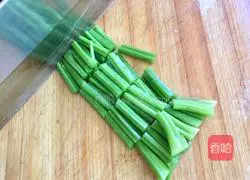 Illustration of how to make stir-fried shredded pork with Hu Qin 2