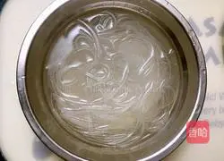 Illustration of how to make pork stewed vermicelli 1