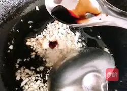 Illustration of how to steam enoki mushrooms with garlic 6