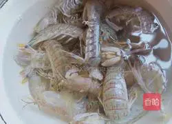 Illustration of how to make salted shrimps 1