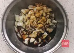 Illustration of how to make garlic vermicelli scallops 7