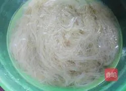 Illustration of how to make fried Xinghua rice noodles 4