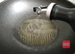 Illustration of how to make pepper and sesame river shrimp 3