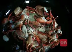 Illustration of how to make spicy crayfish 3