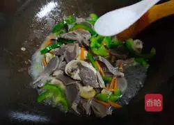 Illustration of how to make fried duck gizzards 9