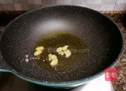 Illustration of how to make fried shrimps with chives 6