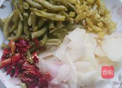  Illustration of how to make spicy boiled fish 2