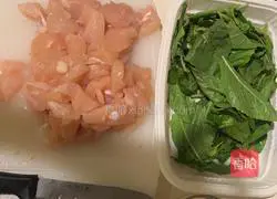 Thai stir-fried chicken with leaves Illustration 1