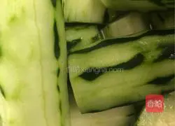 Illustration of how to make cucumber stuffed with meat (cucumber tube) 1