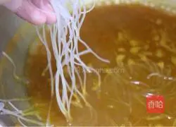 Illustration of how to make curry beef vermicelli 8