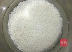 Illustration of how to make pearl meatballs 2