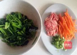 Illustration of how to make fried shredded pork with celery 4