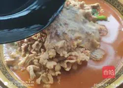 Illustration of how to make boiled meat slices 3