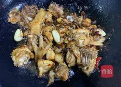 Illustration of how to make large plate chicken 8