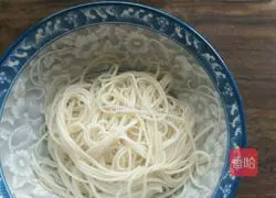 Illustration of how to make golden prawns wrapped around waist 6