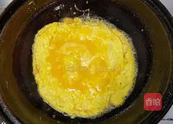 Illustration of how to make scrambled eggs with leeks 3