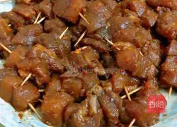 Illustration of how to make toothpick meat 2