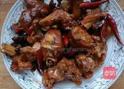 Illustration of braised pig trotters 11