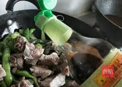  Illustration of how to make ribs and beans stewed 3