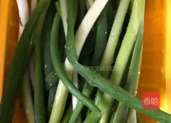 Illustration of how to braise chicken in a rice cooker 7