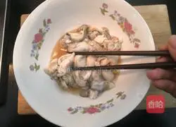 Garlic, lemon and green pepper Illustration of grilled oysters 9