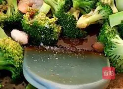 Illustration of how to make shrimp and broccoli 7