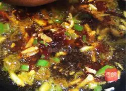 Illustration of how to make shredded pork with double pepper 5