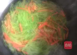 Illustration of how to make shredded shrimp and lettuce 6