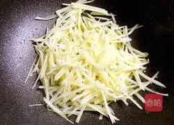 Illustration of how to make vinegar-coated potato shreds 5