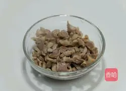 Illustration of how to make spicy cumin chicken gizzards 3