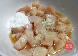 Illustration of how to make cucumber chicken 1