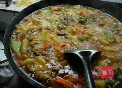 Illustration of how to make potato roast chicken 5