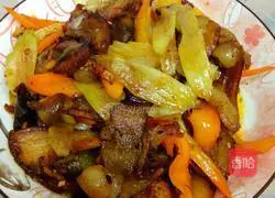 Illustration of how to stir-fry meat with celery 13