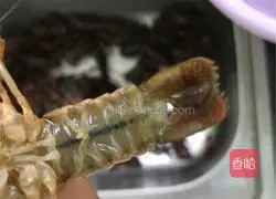 Illustration of how to make spicy crayfish 3
