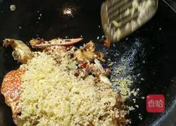 Illustration of how to cook crabs in typhoon shelter 10