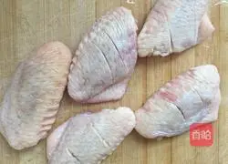 Illustration of braised chicken wings and potatoes 1