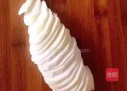 Illustration of how to make appetizing wild rice noodles 9