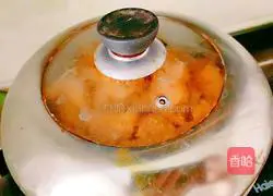 Illustration of how to make steamed pork ribs with yam and lotus root powder 10