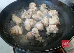 Illustration of how to make chicken stewed with potatoes 3