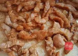 Stir-fried with green peppers Illustration of how to make shredded pork 8