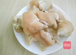 Pig's trotters with chopped peppers Illustration of how to do it 4