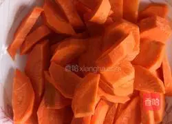 Illustration of how to cook potatoes, mushrooms, carrots and chicken stew 6