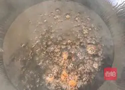 Illustration of how to make pork stewed vermicelli 5