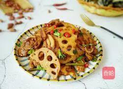 Illustration of how to make fried lotus root and meat 9