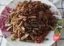 Illustration of how to make fried beans and minced pork 10