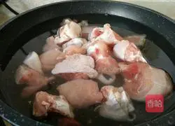 Illustration of Braised Chestnut Chicken Nuggets 2