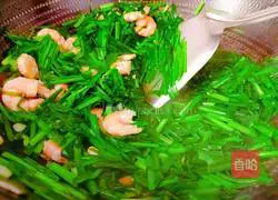 Illustration of how to cook leeks and shrimps 12