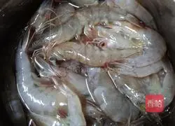 Illustration of how to eat shrimp 1